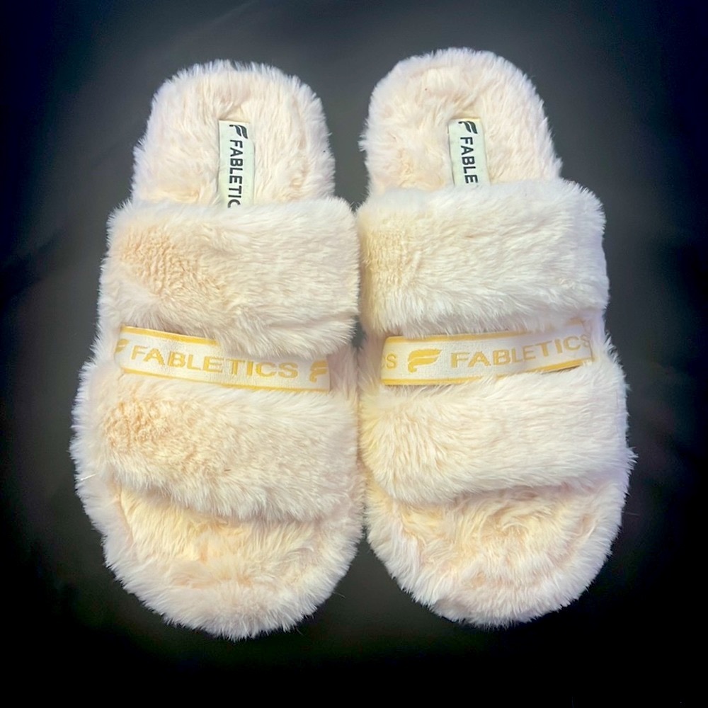 Fabletics Slippers - Picture 2 of 5